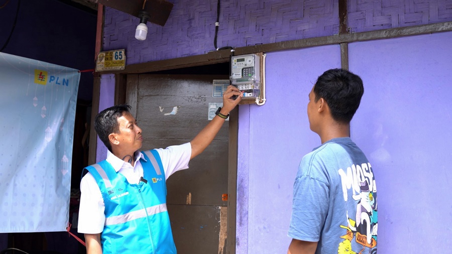 General Manager PLN Unit Induk Jawa Bagian Tengah, program Light Up The Dream