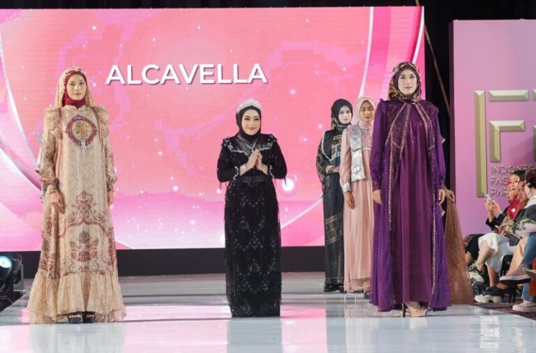 Alcavella Tampil Perdana di Indonesia Fashion Parade 2025 Dari Cigondewah ke Panggung Fashion Nasional