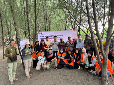 KAI Logistik Tanam 2.000 Mangrove