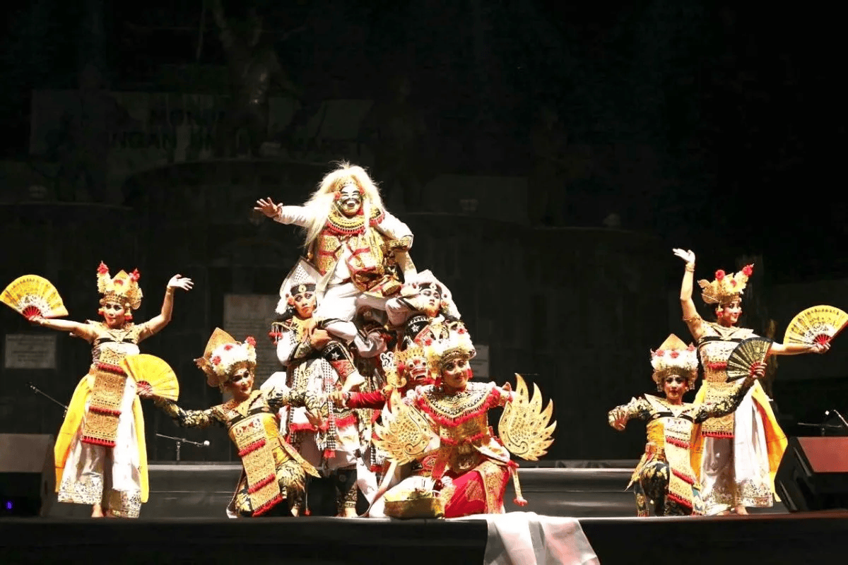 Panggung Seni Budaya Nusantara Tampilkan Ragam Tari dan Musik Tradisional dari Seluruh Indonesia