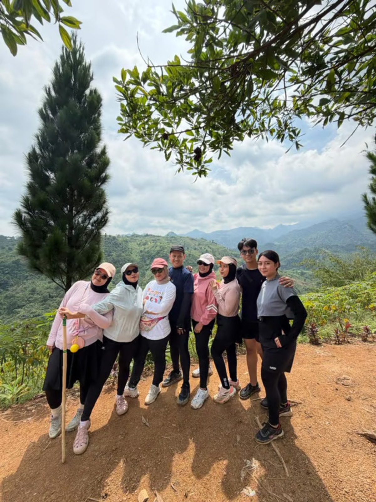 BRIliaN Branch Office Otista Region 6 Jakaarta 1 Gelar Kegiatan Tracking sebagai Bentuk Kepedulian terhadap Kesehatan