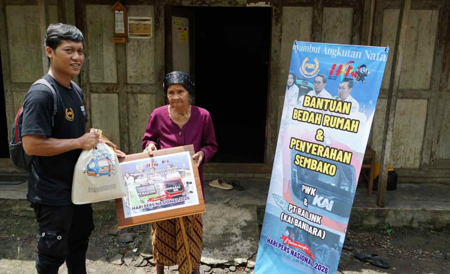 KAI Bandara dan Paguyuban Wartawan Kulon Progo Salurkan Bantuan Sembako dalam Rangka Hari Pers Nasional 2026