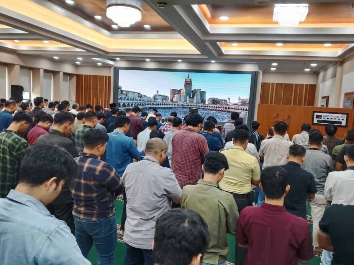 Khidmat dan Penuh Kebersamaan, Sholat Jumat BRI Region 6 Jakarta 1 Angkat Keutamaan Ibadah di Bulan Suci Ramadhan