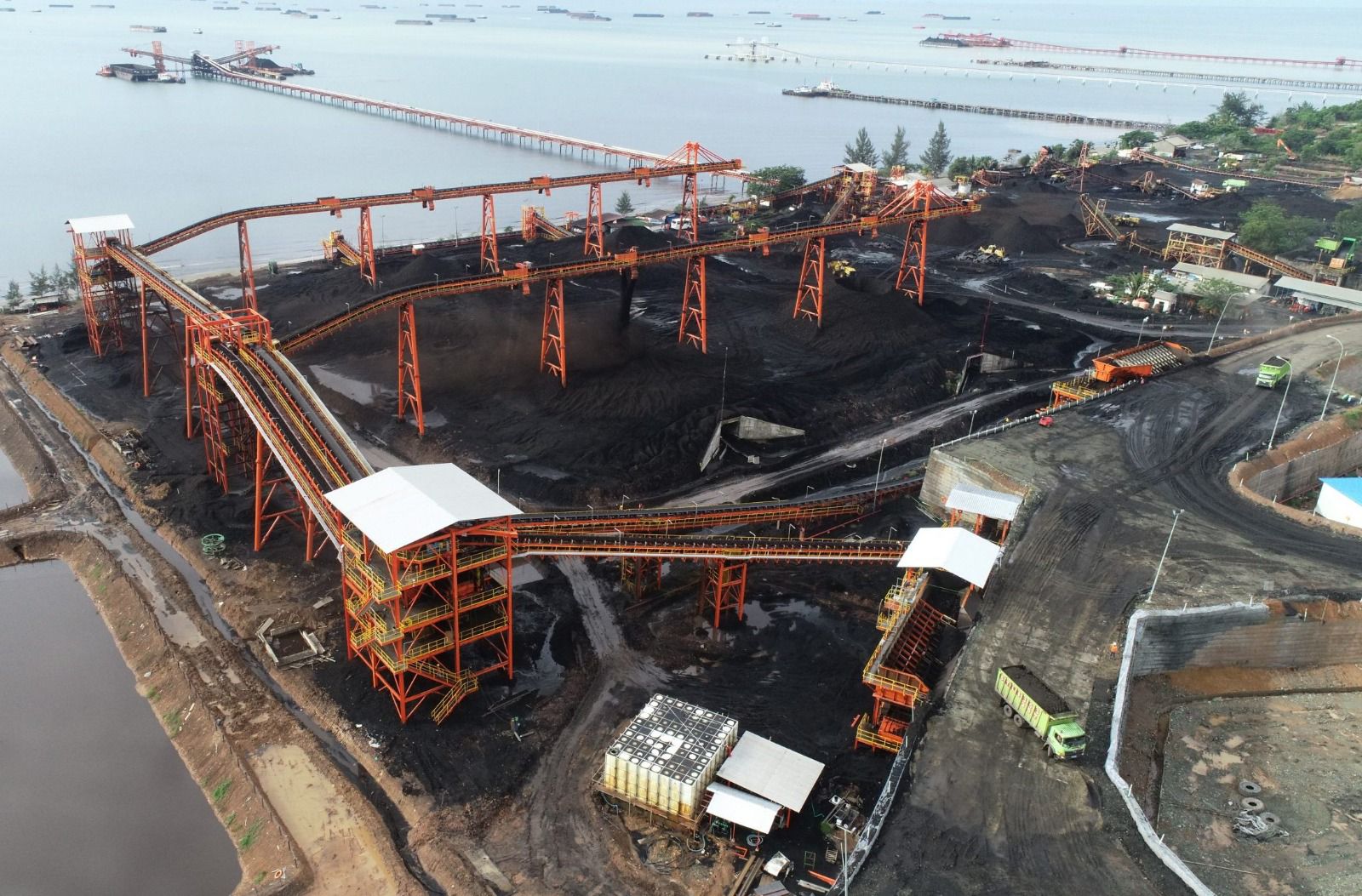 Dorong Green Mining PLN Salurkan 23.040 Unit REC PT Borneo Indobara