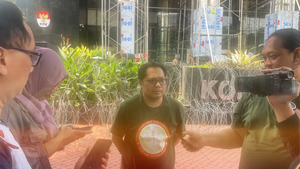 Ahmad Zaki Serahkan Berkas Pengaduan Ke KPK